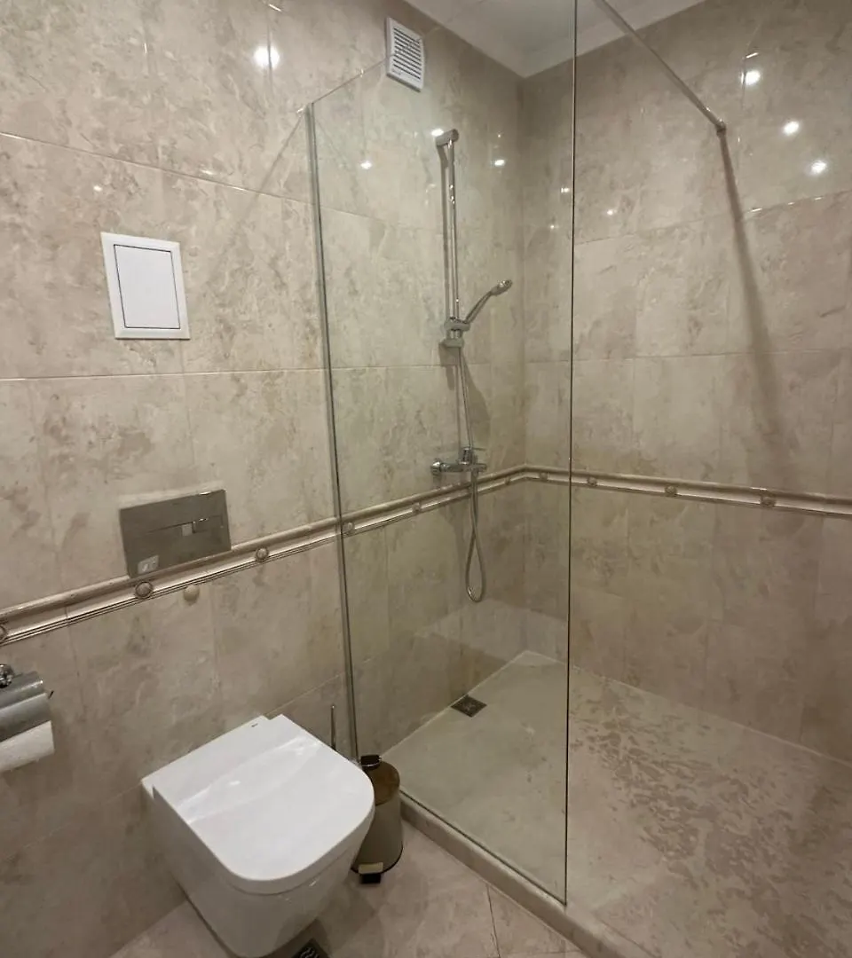Central Luxury Antique Apartment Varna