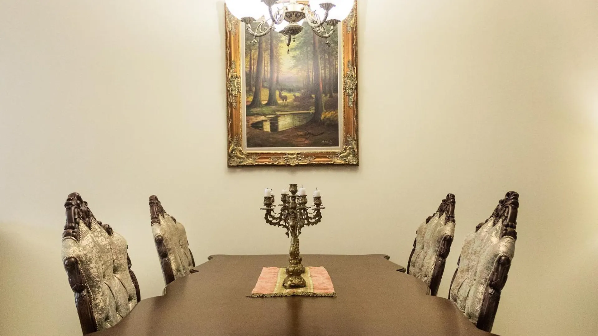 Central Luxury Antique Apartment Varna
